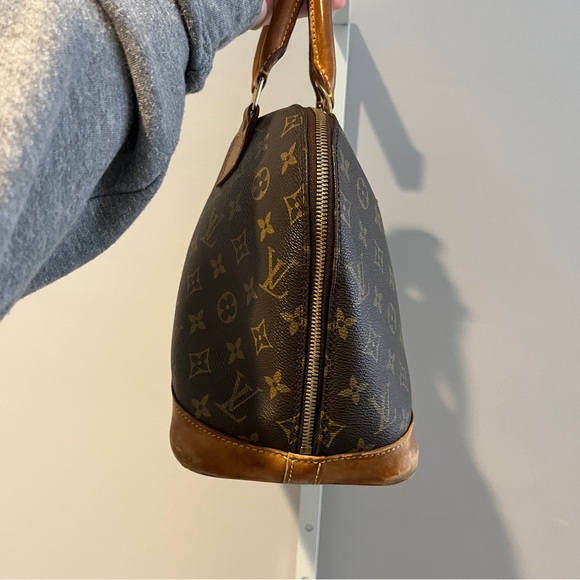 Louis Vuitton Bag - Picture 8 of 16